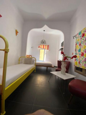 Hostal Valencia - private room with bathroom